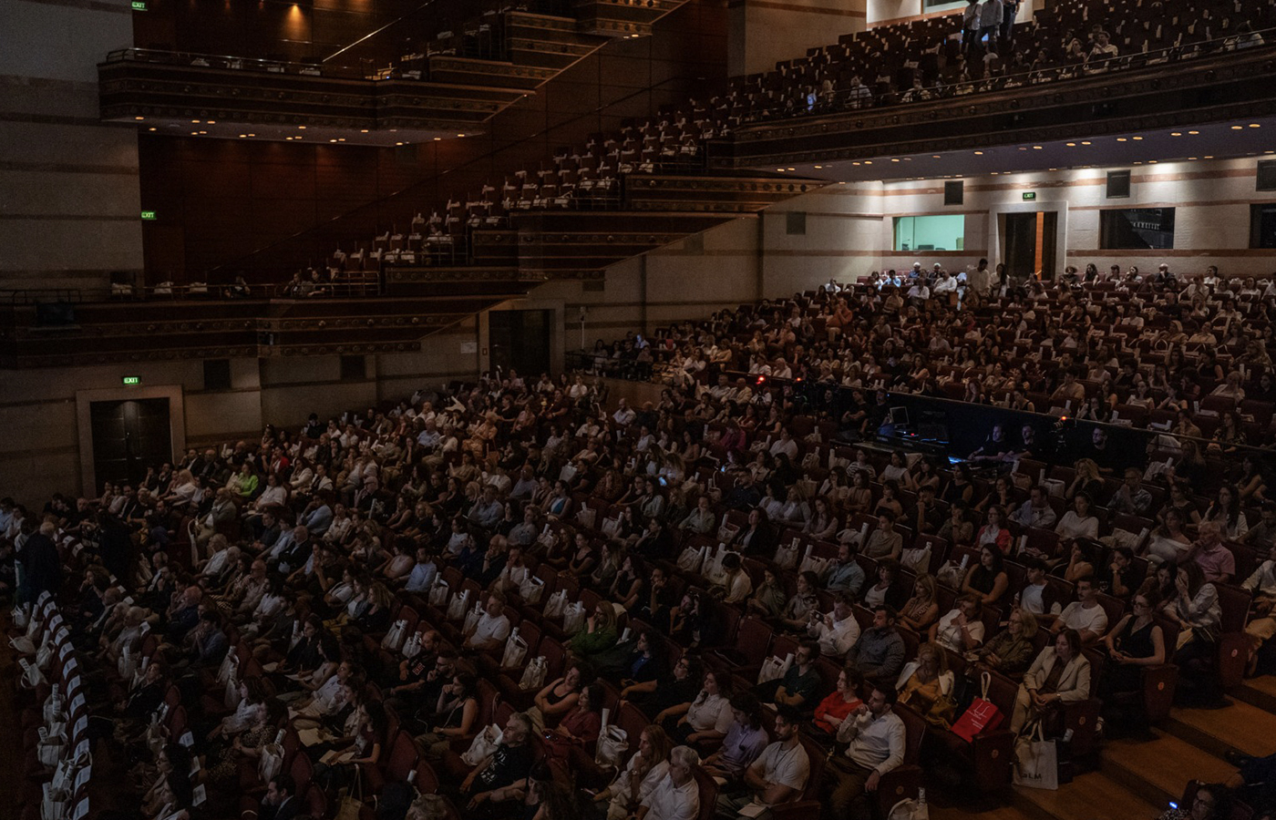 &Eta; ELVIAL &sigma;&upsilon;&mu;&mu;&epsilon;&tau;&epsilon;ί&chi;&epsilon; &omega;&sigmaf; Emerald Sponsor &sigma;&tau;&eta;&nu; &eta;&mu;&epsilon;&rho;ί&delta;&alpha; &Epsilon;&Sigma;&Omega; 2025