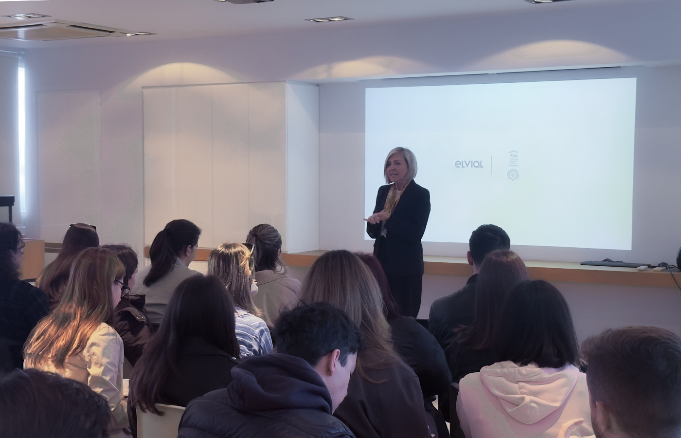 ALBA Students Visit ELVIAL 