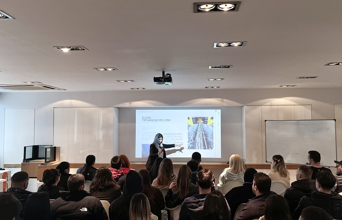 &Phi;&omicron;&iota;&tau;&eta;&tau;έ&sigmaf; Mediterranean College