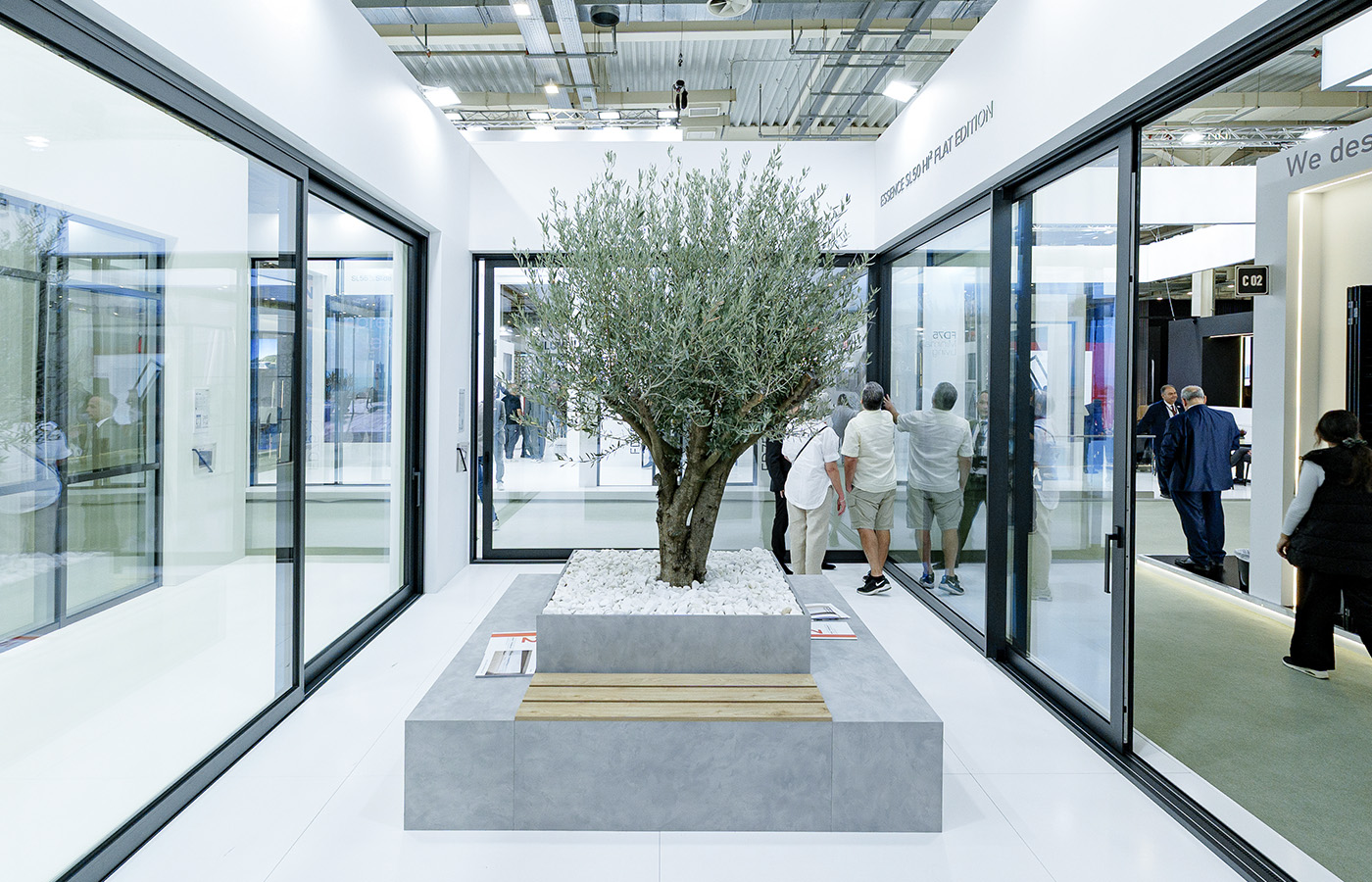 Elvial’s dynamic presence at the Exhibition “Greek Aluminium 2025” reaffirmed its leading position in the Greek aluminium industry and its commitment to innovation, sustainability, and technological advancement. With a steady investment strategy, strong export activity, and full production vertical integration, ELVIA architectural expL continues to createeriences that inspire and advance modern construction.